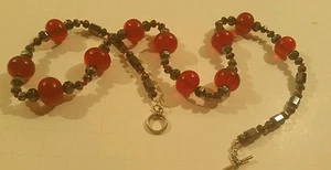 VINTAGE CRANBERRY GLASPERLEN HÄMATIT HANDARBEIT HALSKETTE TOGGLE EINZIGARTIG SCHÖN - Bild 1 von 3