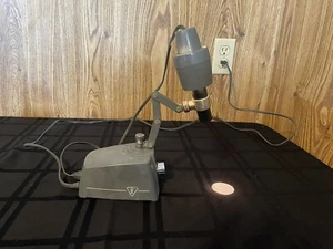 Klassische BAUSCH & LOMB Mikroskop Beleuchtung Transformator Lampe Modell 31-33-53. - Bild 1 von 9