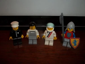old Lego Minifigure 4 Piece Set - Picture 1 of 2