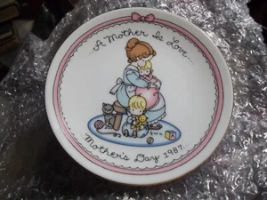 Avon 1987 ""A Mother is Love"" Muttertagsplatte 22k Gold Zierleiste - Bild 1 von 2
