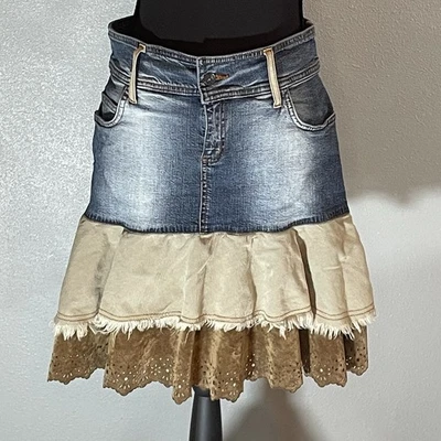 Falda Bebe Y2K Denim y Pana Dobladillo Deshilachado en Niveles Talla Grande Foto 1 de 4