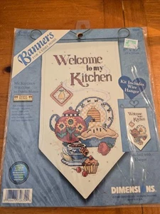 DIMENSIONES "Bienvenido a mi cocina" Kit de punto de cruz contado Debbie Mumm #72630 - Imagen 1 de 2