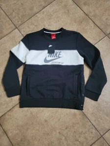 Nike Boys Sportswear Long Sleeve Pullover Crew Neck Sweatshirt Sz M Black - Picture 1 of 3