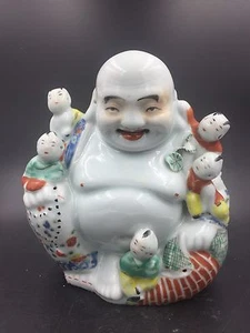 A Chinese Famille Rose Porcelain Sitting Buddha 1930 With Five Boys - Picture 1 of 1