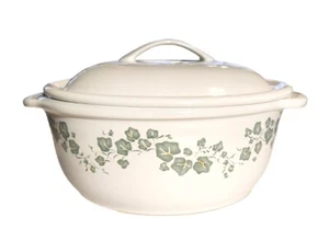 CACEROLA de gres Corelle Coordinates Callaway 11⁄2 cuarto con tapa verde hiedra - Imagen 1 de 8