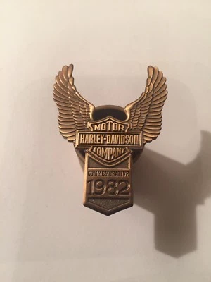 Harley 1982 25-е переднее крыло бензобак консоль эмблема Fxr Flh FLT Fl Xl Nos sho. - Изображение 1 из 4