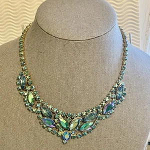 VINTAGE BLUE RHINESTONE AB CRYSTAL 17” BIB GOLD TONE NECKLACE W MOLDED LEAVES - Picture 1 of 5