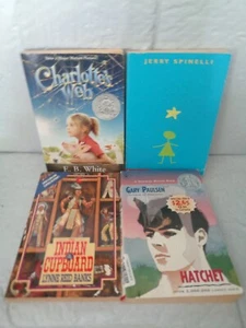(4) Softcover Chapter Books - Stargirl - Charlotte's Web - Hatchet - Indian - Bild 1 von 1