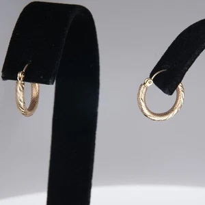 14K Yellow Gold Diamond Cut Textured Hoop Earrings 1/2"+ High Fine Estate - Picture 1 of 12