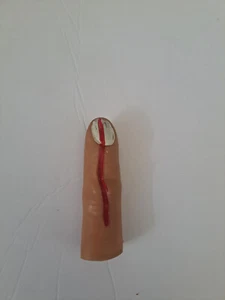 VINTAGE BLOODY CUT RUBBER FINGER Gross Fake Wound Joke Gag Prank RARE - Picture 1 of 2