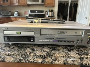 Hitachi DV-PF2U VCR DVD Player Combo No Remote Tested & Working - Picture 1 of 5