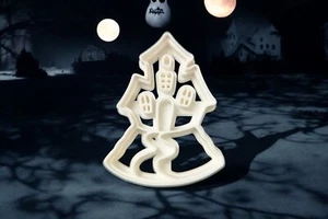 Custom Made 3D Printed Halloween Haunted House Cookie Cutter - Picture 1 of 2