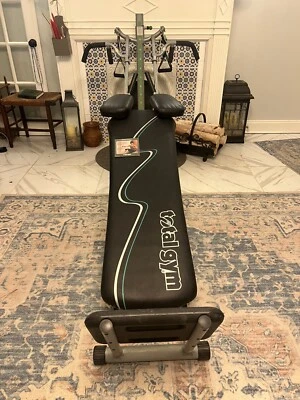 Total Gym SUPREME Entrenamiento Total Ab Crunch, Barras de Ala, Soporte para Sentadillas, DVD Foto 1 de 4