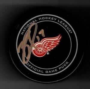 Brad Richards Signed Detroit Red Wings Official Game Puck