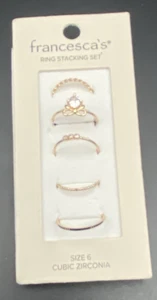 Nuevo con etiquetas Juego de Apilamiento de Anillos Francescas Tono Dorado Circonita Talla 6 Precio de venta sugerido por el fabricante 24,95 USD - Imagen 1 de 7