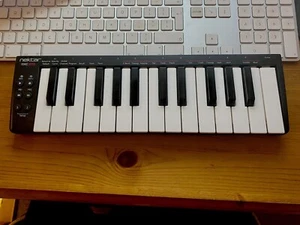 New - Nektar SE25 USB MIDI Keyboard Controller, Black, 25 Mini Keys - Picture 1 of 1