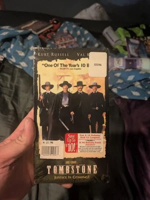 Tombstone (VHS, 1994) Kurt Russell & Val Kilmer- Sealed - Imagem 1 de 4