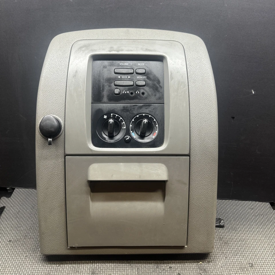 2005 Ford Expedition Temperature Control Unit, Rear r  - Image 1 of 4