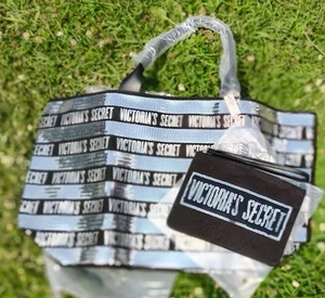 NEW Victoria’s Secret Large Sequin Bling Tote Bag & Wrislet Makeup Bag Beach - Picture 1 of 6