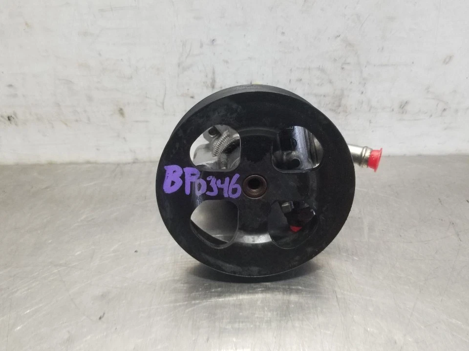 Bomba de dirección asistida Lexus LX570 2008 5,7 L  Foto 1 de 4