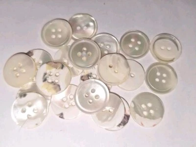 100 Perlmutt Knöpfe weiß/beige schimmernd, Set, ca. 15,2 mm, Konvolut 24" - Bild 1 von 4