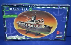 Lindberg 1/82 Diesel Tug  Kit 70897 - Picture 1 of 8