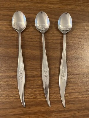 Juego de 3 cucharas de té heladas de acero inoxidable Avon Rose Foto 1 de 4