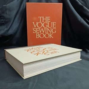 The Vogue Sewing Book FIRST EDITION FIRST PRINTING 1970 - Picture 1 of 9