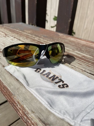 San Francisco Giants sunglasses With Micro Fiber Sunglasses Pouch Cover