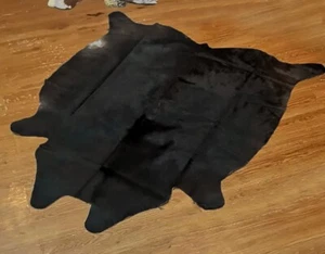 Alfombras exóticas de cuero de vaca negras alfombra de área de piel natural de pelo sobre vaca tamaño grande - Imagen 1 de 2