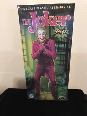 KIT MODELO MOEBIUS 956 EL COMODÍN-NUEVO EN CAJA-ESCALA 1/8 Foto 1 de 4