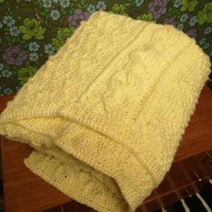 Chunky Yellow Knitted Crochet Cable Pattern Blanket Throw - mark on edge - Picture 1 of 11