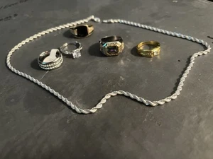 Splendido lotto gioielli da donna #966 / collana catena, 5 anelli / SPEDIZIONE GRATUITA - Foto 1 di 5