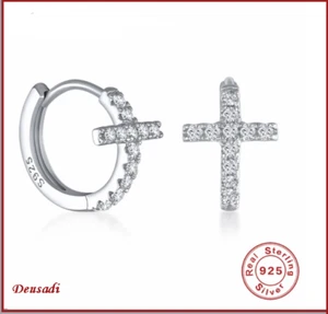 Pendenti Argento Con Pietre Da Zirconia Bianco IN Forma Da Una Croce - Foto 1 di 4