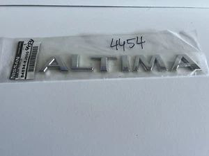 Genuine Altima Nameplate 84894-8J000 - Imagen 1 de 4