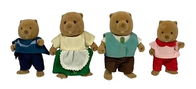 4 - Vintage Maple Town Calico Critters Beaver Family Original Clothes - Image 1 of 2