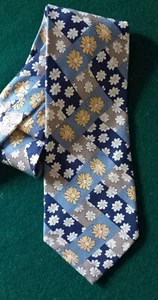 CERRUTI 1881 designer Silk Tie. - Picture 1 of 3