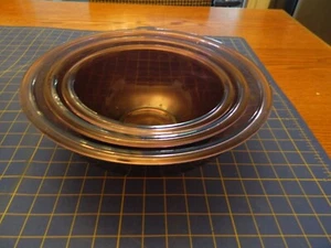 3 Pyrex Amethyst Purple Nesting Mixing Bowls - 2.5 L #325  1.5 L  #323 4 QT #326 - Picture 1 of 8