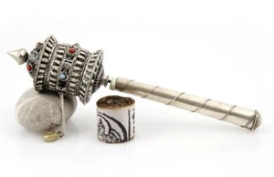 Gebetsmühle mit roten und türkisen Steinchen - Picture 1 of 3