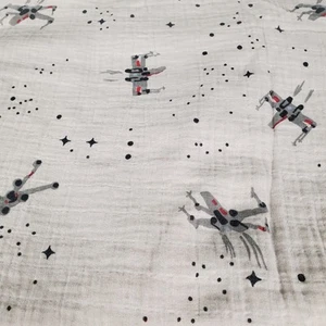 Manta de muselina Pottery Barn Kids Star Wars algodón orgánico gasa 47x47 nave espacial - Imagen 1 de 3