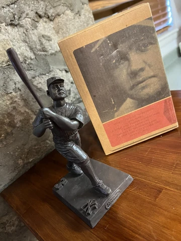New York  Yankees  Legends Monument Park Collection 2004 1 Of 3 / NEW WITH BOX Cover