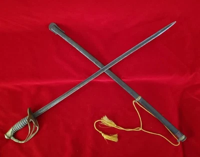 Espada de colección con protector de latón, agarre de piel de reptil, fabricante desconocido, vaina, leer  Foto 1 de 4