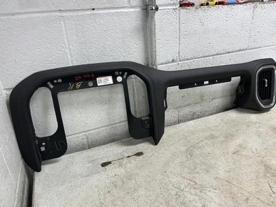 GMC SIERRA250 2022 cubierta delantera bisel de tablero con ventilación exterior derecha identificación OEM 84420200 Foto 1 de 4