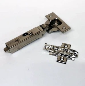 Grass Tiomos 120 Deg Soft close Hinge + 2 part 0mm plate (348.36.821) - Picture 1 of 10