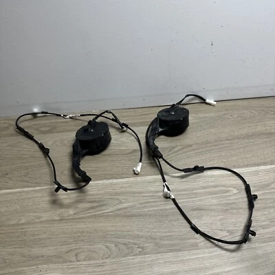 02-10 Lexus SC430 Left Rear Trunk Luggage Wire Retractable OEM 82181-24050 Set - Image 1 of 4