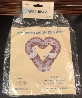 钢丝戒指老式心形工艺 (73/4 英寸 x 7 7/8) 全新 复古 Wang — 第 1/4 张图片