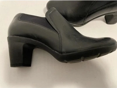 Botín de cuero negro Clarks para mujer con tacón ancho talla 6 Foto 1 de 4