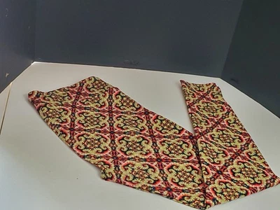 LuLaRoe TC Leggings Sizes 10- 18 Used - Image 1 of 4