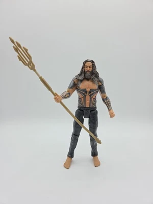 Figura Mattel DC Comics Multiverso Liga de la Justicia Aquaman 6"  Foto 1 de 4