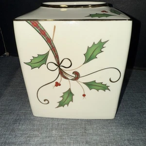 Lenox Holiday Nouveau Tissue Box Cover Christmas Collection Holly - Picture 1 of 3